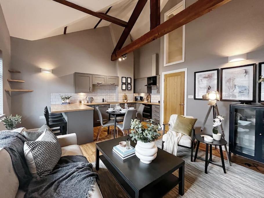Cosy 2 Bedroom Apartment Todmorden Kültér fotó
