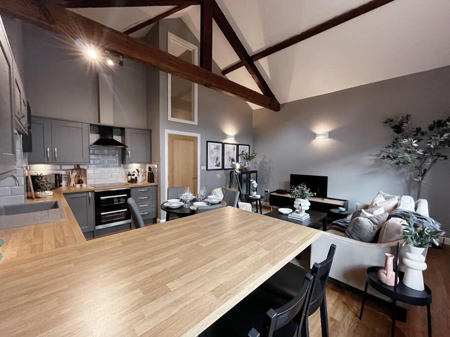 Cosy 2 Bedroom Apartment Todmorden Kültér fotó