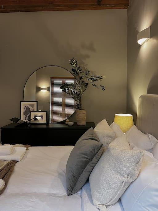 Cosy 2 Bedroom Apartment Todmorden Kültér fotó