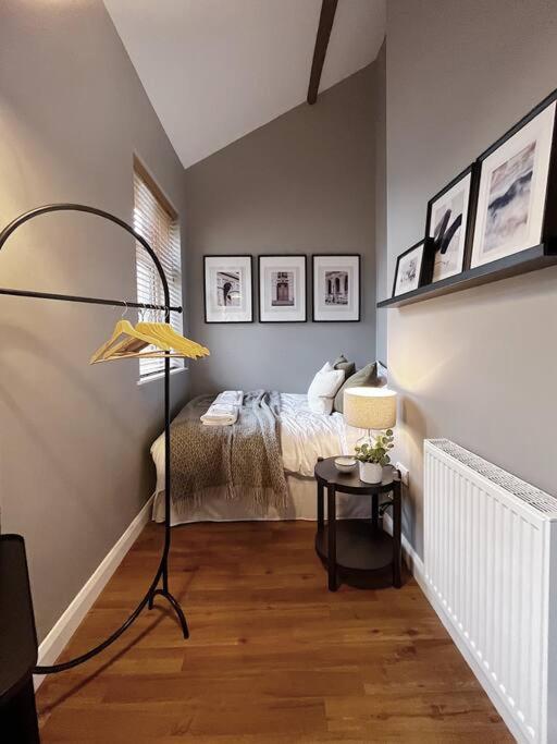 Cosy 2 Bedroom Apartment Todmorden Kültér fotó